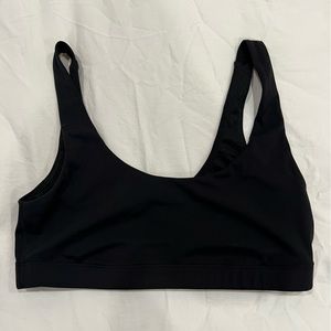 Vuori sports bra